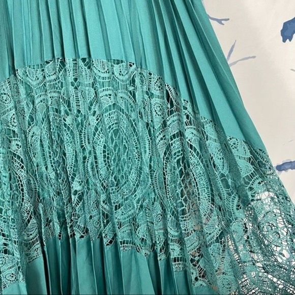 NWT Anthropologie Geisha Designs Pleated Lace Maxi Dress Teal Size S - Picture 10 of 12